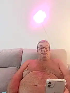 Snapshot of MountJohnXL chatting on April 2026 01:23:02 AM MountJohnXL online show from April 2026 01:23:02 AM