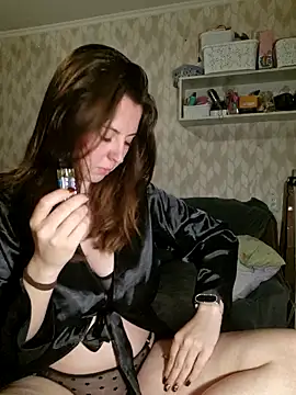 Snapshot of Melenka chatting on April 2026 10:40:02 PM Melenka online show from April 2026 10:40:02 PM