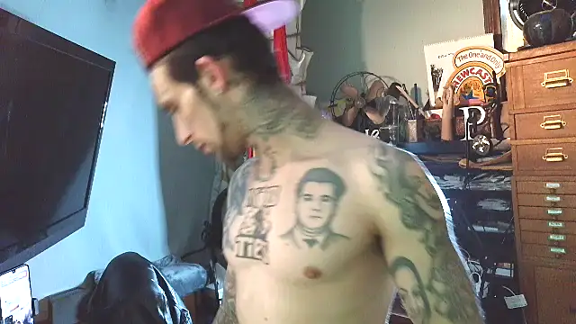 Snapshot of Aru916 chatting on December 2025 01:17:01 PM Aru916 online show from December 2025 01:17:01 PM