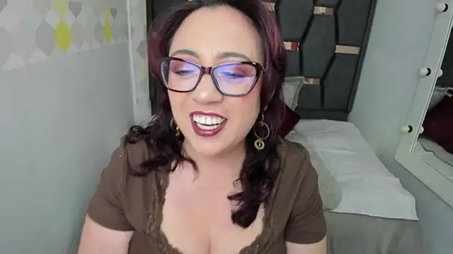 Victoria Adamns online show from October 2025 12:00:02 PM