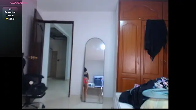 leslycarsson online show from October 2025 11:02:01 PM