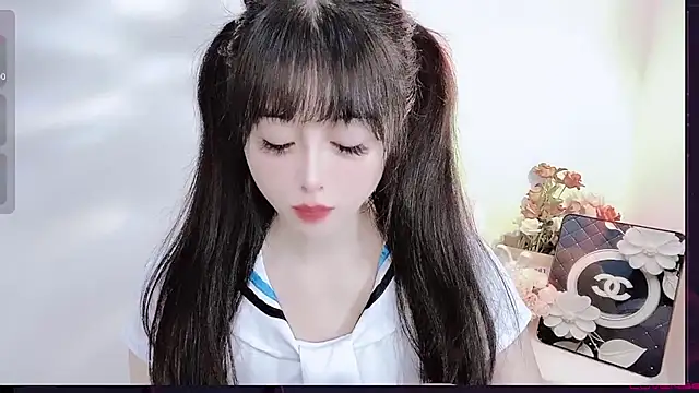 LiLiLily online show from September 2025 06:55:01 PM
