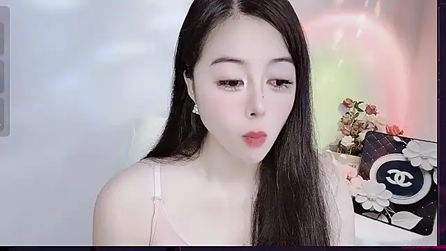 LiLiLily online show from September 2025 09:19:01 PM