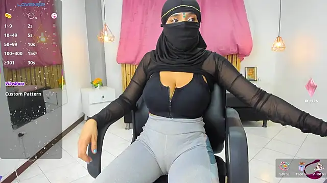 Snapshot of azahara_faraah chatting on February 2025 06:23:01 PM azahara faraah online show from February 2025 06:23:01 PM