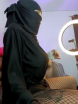 Snapshot of azahara_faraah chatting on September 2025 04:11:01 PM azahara faraah online show from September 2025 04:11:01 PM