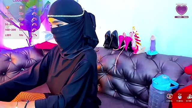 Snapshot of azahara_faraah chatting on October 2025 12:42:01 AM azahara faraah online show from October 2025 12:42:01 AM