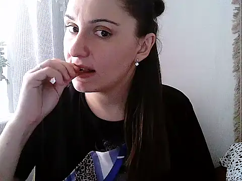 Snapshot of Yuliia30 chatting on December 2025 11:27:02 AM Yuliia30 online show from December 2025 11:27:02 AM