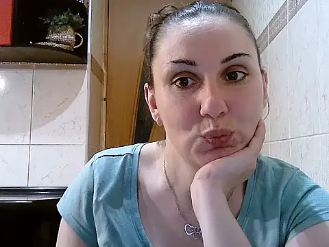 Snapshot of Yuliia30 chatting on April 2026 06:24:02 PM Yuliia30 online show from April 2026 06:24:02 PM