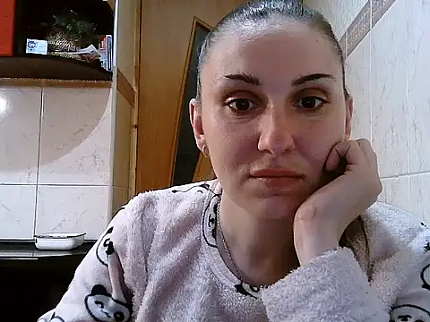 Snapshot of Yuliia30 chatting on April 2026 07:18:01 PM Yuliia30 online show from April 2026 07:18:01 PM