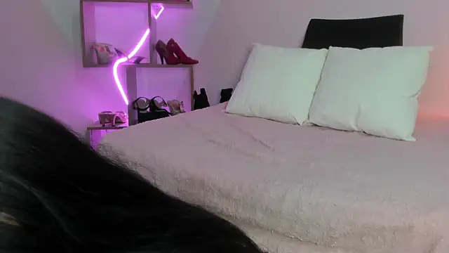 Amy Marshall online show from February 2025 07:30:02 PM