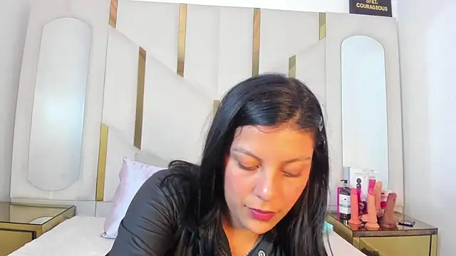 Salmaportman69 online show from January 2026 02:42:02 PM