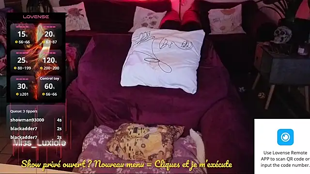 Snapshot of Miss_luxiole chatting on October 2025 11:15:02 PM Miss luxiole online show from October 2025 11:15:02 PM