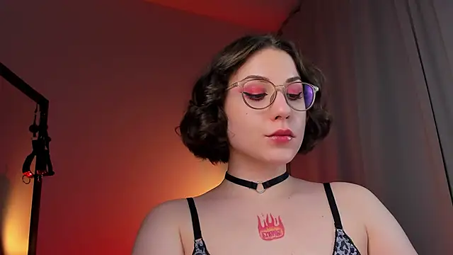 Eva Moss  online show from March 2025 12:07:02 AM