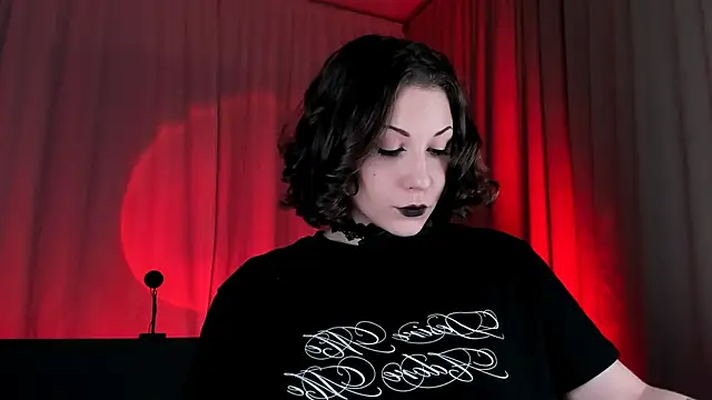 Eva Moss  online show from October 2025 07:24:02 PM