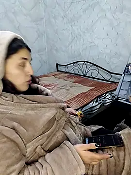 Rosanna Rennie online show from November 2025 09:00:02 PM