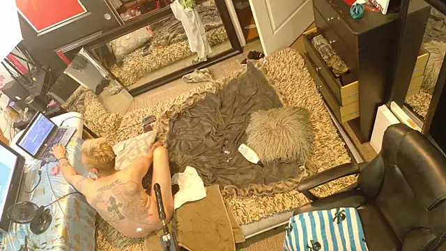 Snapshot of AQuickPhyx chatting on March 2026 11:53:02 PM AQuickPhyx online show from March 2026 11:53:02 PM