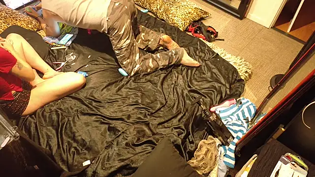 Snapshot of AQuickPhyx chatting on April 2026 07:39:01 AM AQuickPhyx online show from April 2026 07:39:01 AM