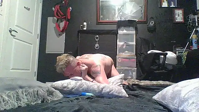 Snapshot of AQuickPhyx chatting on April 2026 06:39:01 AM AQuickPhyx online show from April 2026 06:39:01 AM