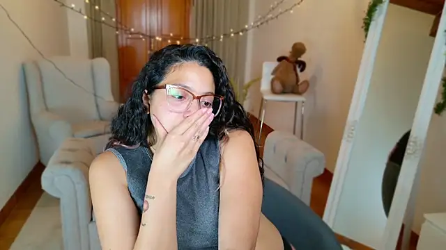 Snapshot of SelenaBlumX chatting on January 2025 08:48:01 PM SelenaBlumX online show from January 2025 08:48:01 PM