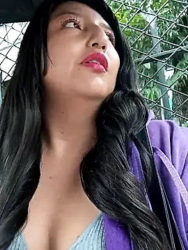 Snapshot of Melyy_Edii chatting on February 2025 08:20:02 PM Melyy Edii online show from February 2025 08:20:02 PM