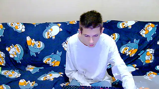 Lester Broo online show from December 2025 05:53:01 PM