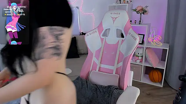 Snapshot of JessicaAddams chatting on January 2025 03:01:01 PM JessicaAddams online show from January 2025 03:01:01 PM