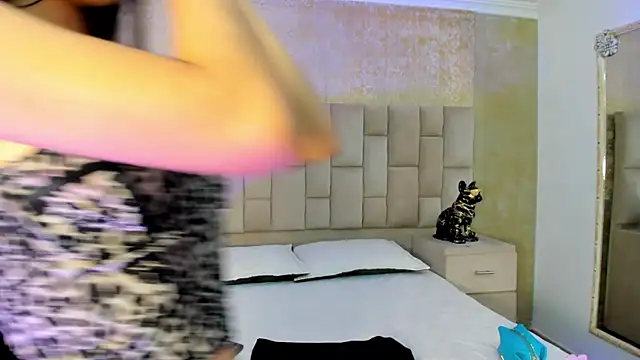 BellaaStorm online show from February 2025 02:59:01 PM