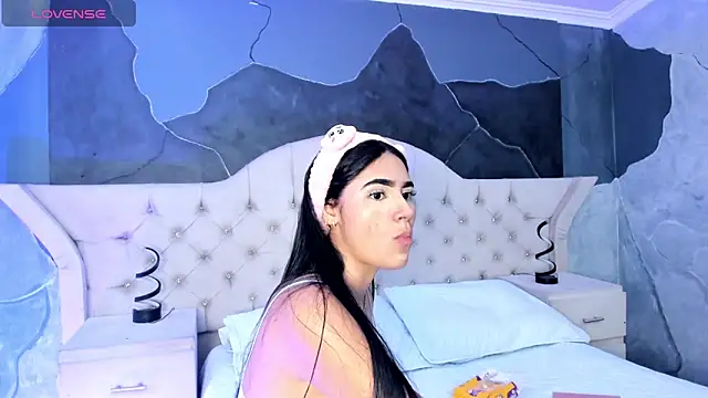 BellaaStorm online show from September 2025 02:50:02 PM