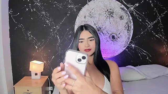 BellaaStorm online show from October 2025 05:35:02 AM