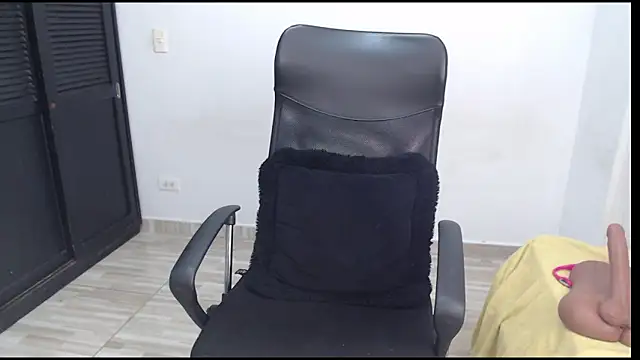 avis lara online show from April 2026 05:14:01 AM