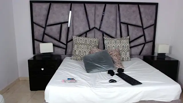 ilitzy cardona online show from March 2025 10:07:02 PM