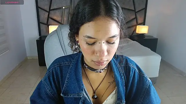 ilitzy cardona online show from October 2025 08:26:01 PM