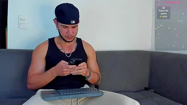 austinoficial online show from October 2025 08:19:01 PM