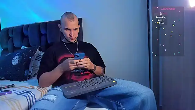 austinoficial online show from February 2026 12:19:02 AM