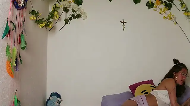 zoe ch  online show from October 2025 06:57:01 AM