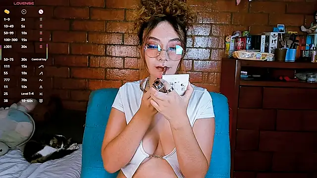 Annycolin  online show from May 2026 10:26:02 PM