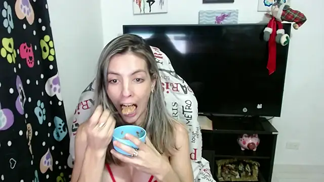 Snapshot of Princezzlove3 chatting on January 2025 04:10:02 AM Princezzlove3 online show from January 2025 04:10:02 AM