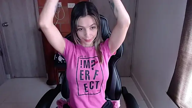 Snapshot of Princezzlove3 chatting on January 2025 01:53:02 PM Princezzlove3 online show from January 2025 01:53:02 PM