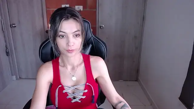 Snapshot of Princezzlove3 chatting on February 2025 02:34:02 PM Princezzlove3 online show from February 2025 02:34:02 PM