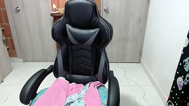 Snapshot of Princezzlove3 chatting on February 2025 12:00:02 AM Princezzlove3 online show from February 2025 12:00:02 AM