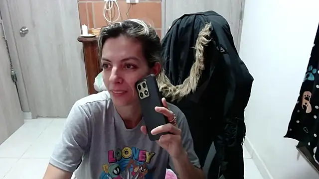 Snapshot of Princezzlove3 chatting on February 2025 12:37:02 AM Princezzlove3 online show from February 2025 12:37:02 AM