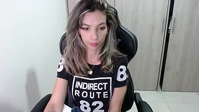 Snapshot of Princezzlove3 chatting on February 2025 05:17:02 PM Princezzlove3 online show from February 2025 05:17:02 PM