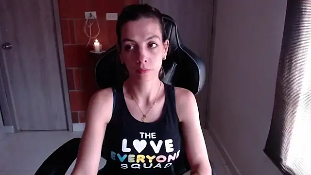 Snapshot of Princezzlove3 chatting on March 2025 05:49:01 PM Princezzlove3 online show from March 2025 05:49:01 PM