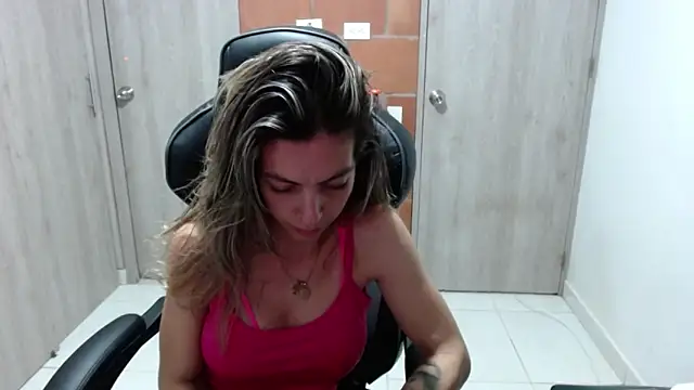 Snapshot of Princezzlove3 chatting on March 2025 12:18:02 AM Princezzlove3 online show from March 2025 12:18:02 AM