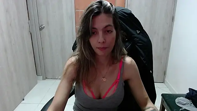 Snapshot of Princezzlove3 chatting on March 2025 01:17:02 AM Princezzlove3 online show from March 2025 01:17:02 AM