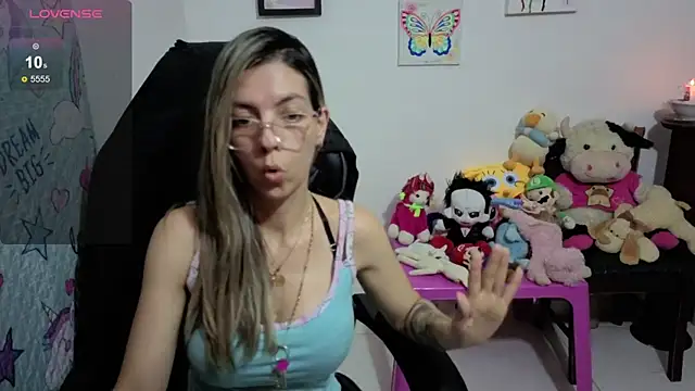 Snapshot of Princezzlove3 chatting on September 2025 11:39:02 PM Princezzlove3 online show from September 2025 11:39:02 PM