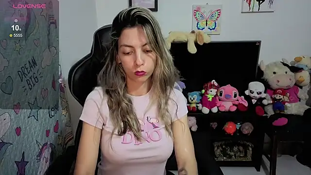 Snapshot of Princezzlove3 chatting on September 2025 12:12:01 AM Princezzlove3 online show from September 2025 12:12:01 AM