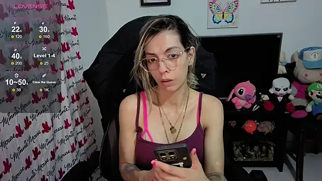 Snapshot of Princezzlove3 chatting on September 2025 12:37:02 AM Princezzlove3 online show from September 2025 12:37:02 AM