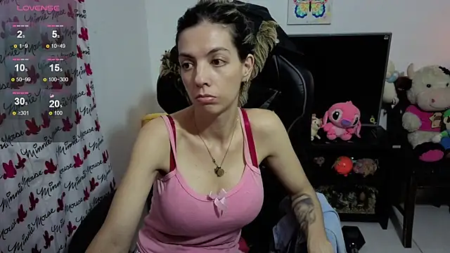 Snapshot of Princezzlove3 chatting on October 2025 03:16:02 AM Princezzlove3 online show from October 2025 03:16:02 AM