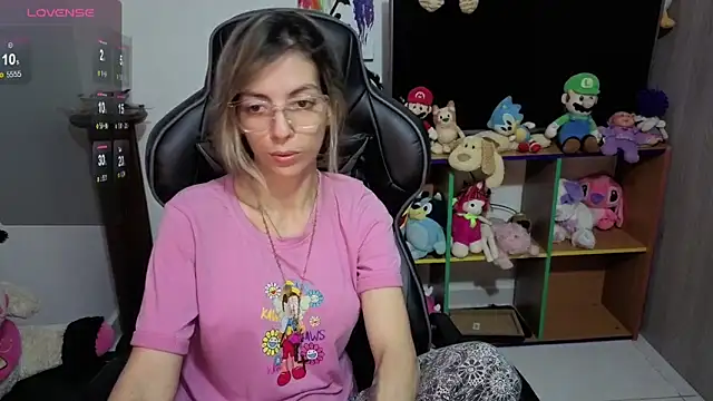 Snapshot of Princezzlove3 chatting on October 2025 11:27:01 PM Princezzlove3 online show from October 2025 11:27:01 PM